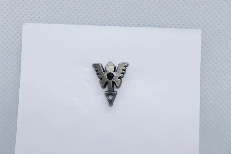 Silver Guitar With Black Centre Imitation Jewellery Lapel Pin