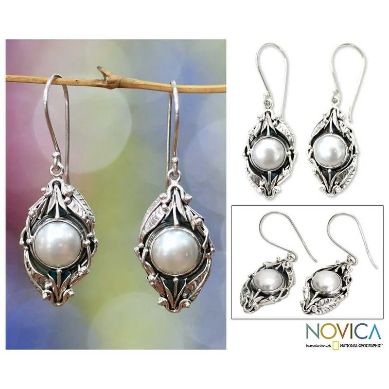 Handmade Sterling Silver 'Nest of Lilies' Pearl Earrings (9 mm) (Indonesia)