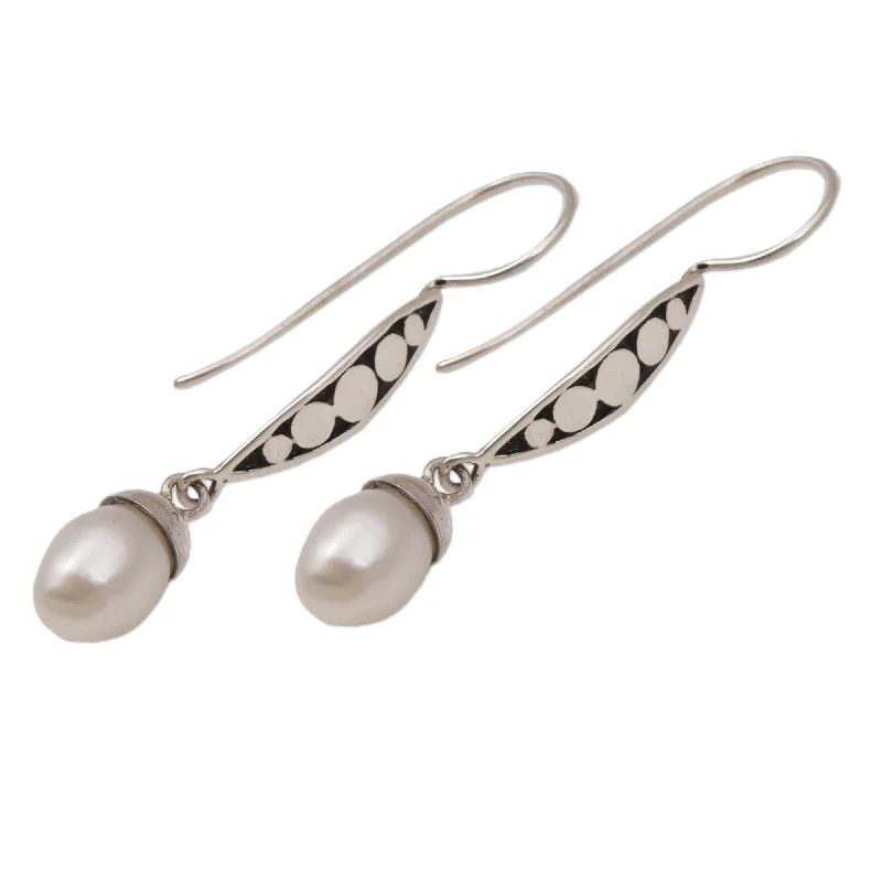 NOVICA Handmade Sterling Silver 'Paradise Blooms' Pearl Earrings (7mm) (Indonesia) - 1.5*0.3