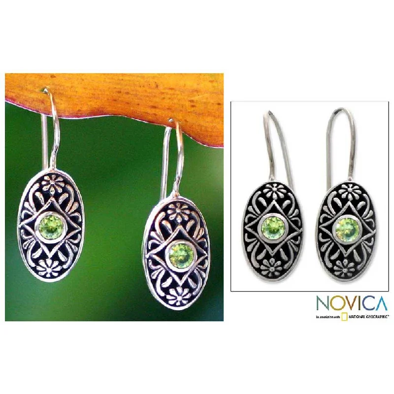 Handmade Sterling Silver 'Desire' Peridot Dangle Earrings (Indonesia)