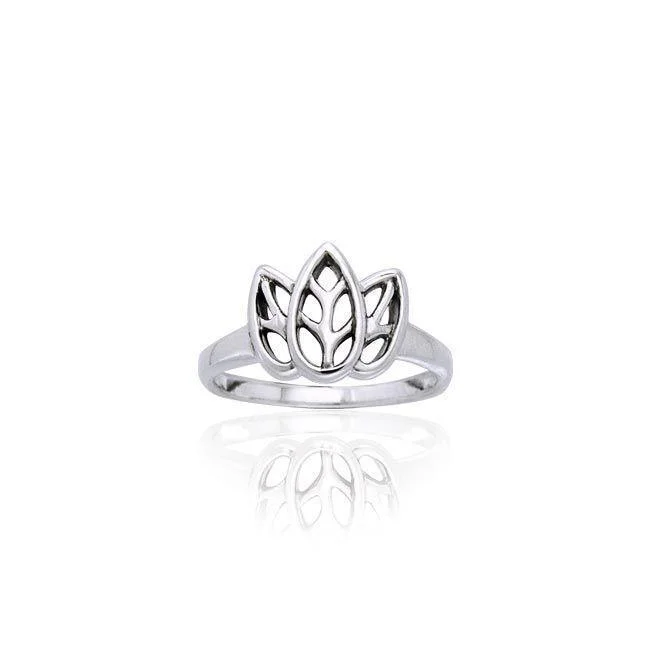 Citta Three leaf Sterling Silver Ring TRI907