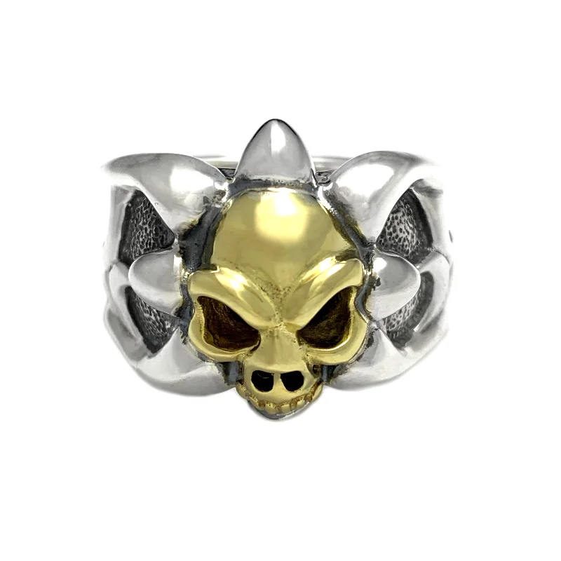 18K Tribal Band Ring with Skull