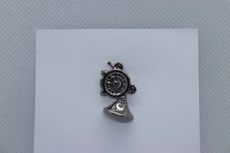 Silver Fan Imitation Jewellery Lapel Pin