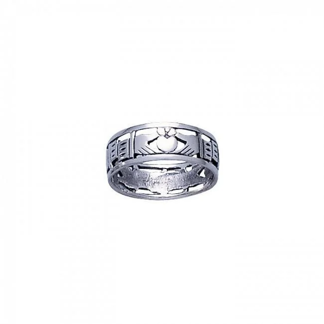 You’re the key to my heart ~ Celtic Knotwork Irish Claddagh Sterling Silver Ring TR216