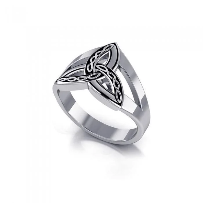 Braided Celtic Triquetra Ring TRI657